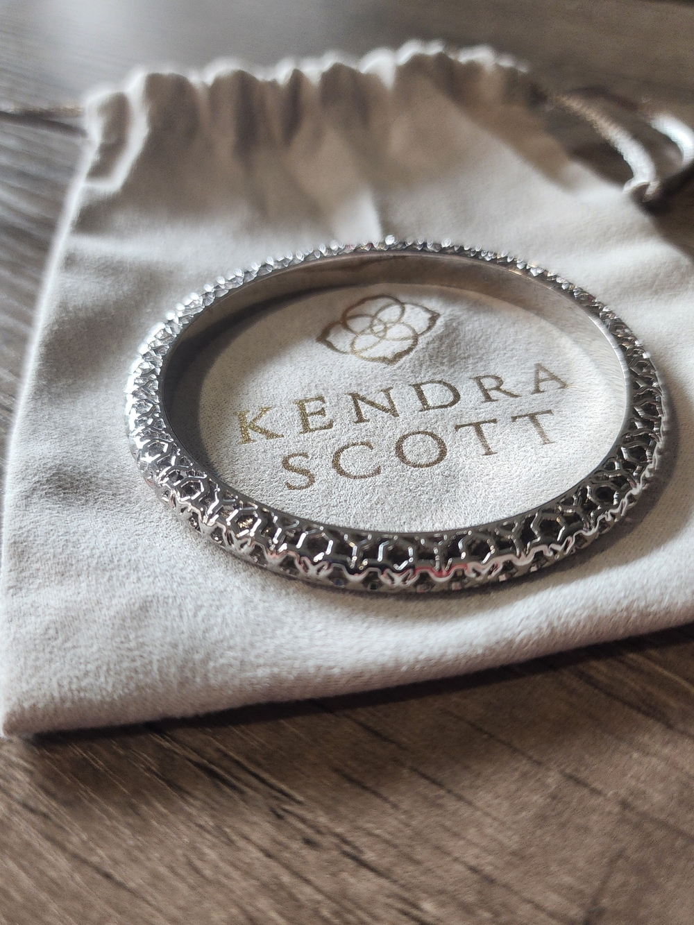 Kendra Scott Silver Textured Bangle Bracelet New Without Tags